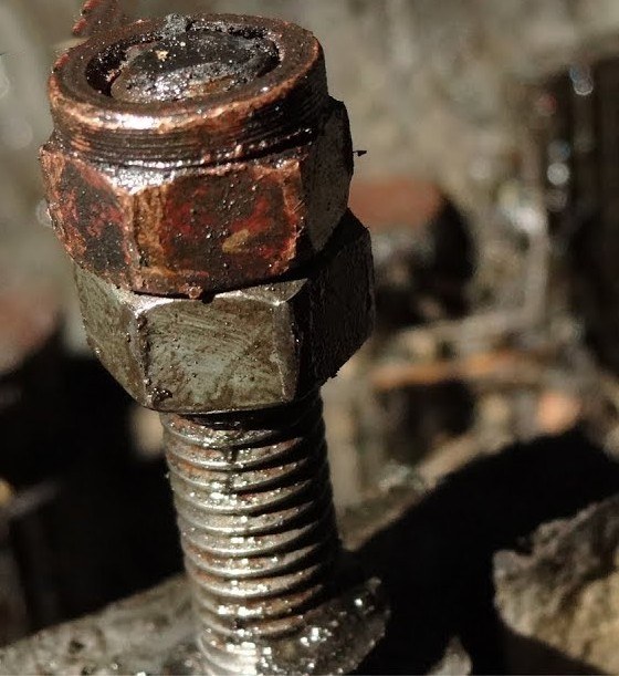 Double-nut method on exposed threads