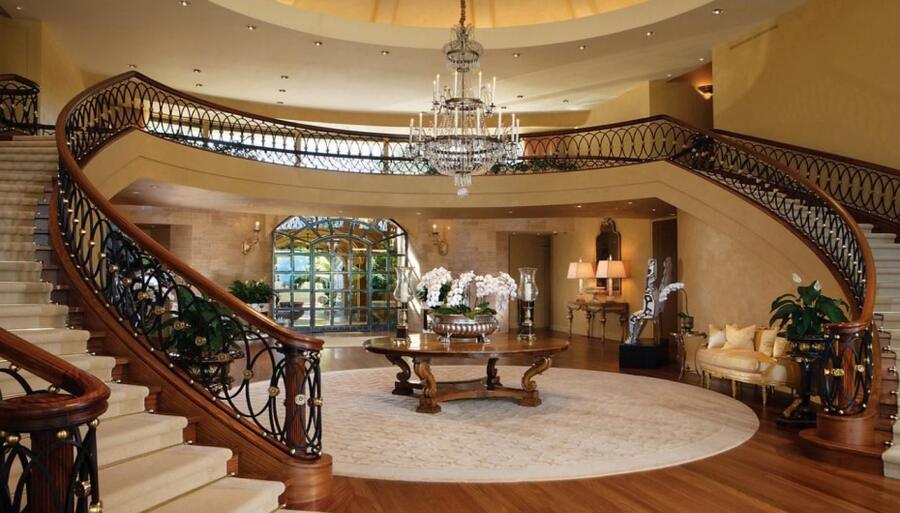 Jami Gertz living room